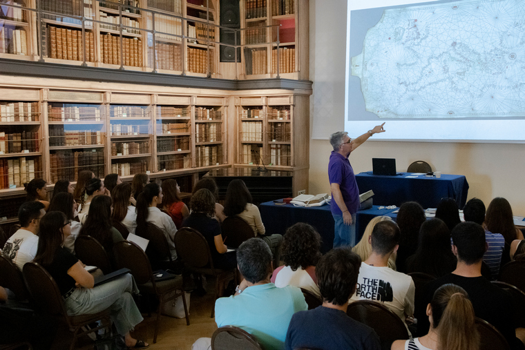 Aikaterini Laskaridis Foundation-Hosting a university course at the Historical Library